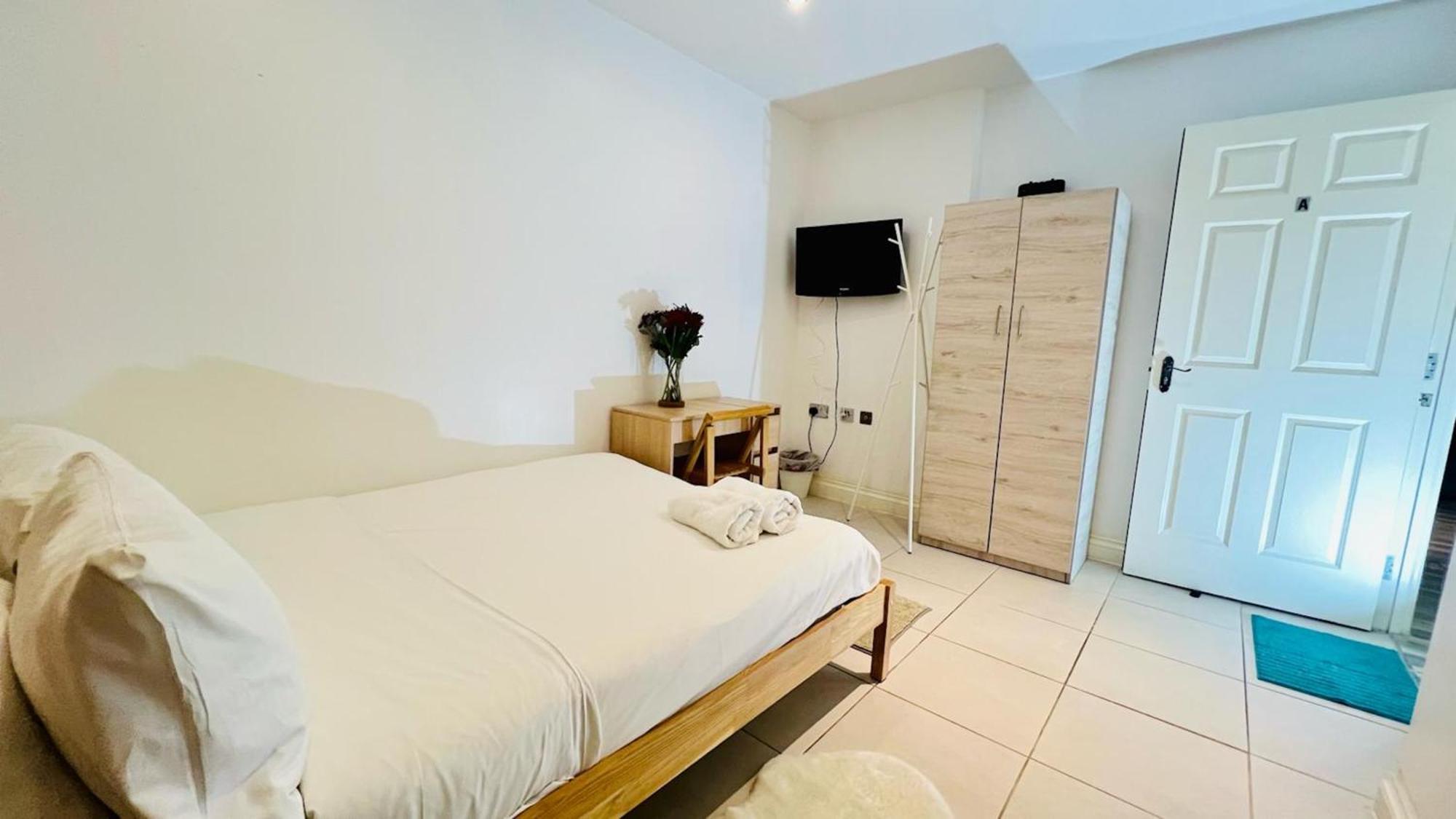 City View Sunset Luxurious Apartment In London Zone-1 Including One Family Twin Room With Its Own Stunning Private Terrace Exterior photo