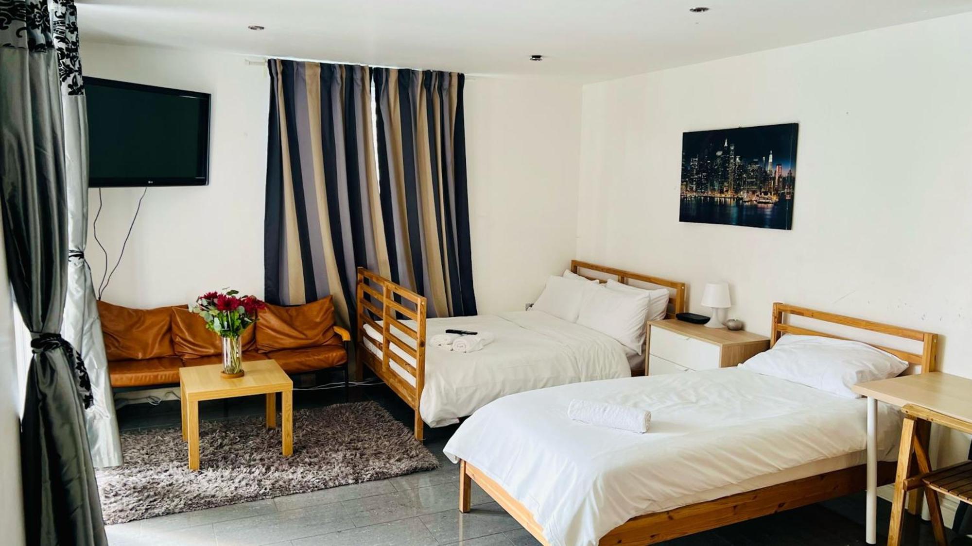 City View Sunset Luxurious Apartment In London Zone-1 Including One Family Twin Room With Its Own Stunning Private Terrace Exterior photo