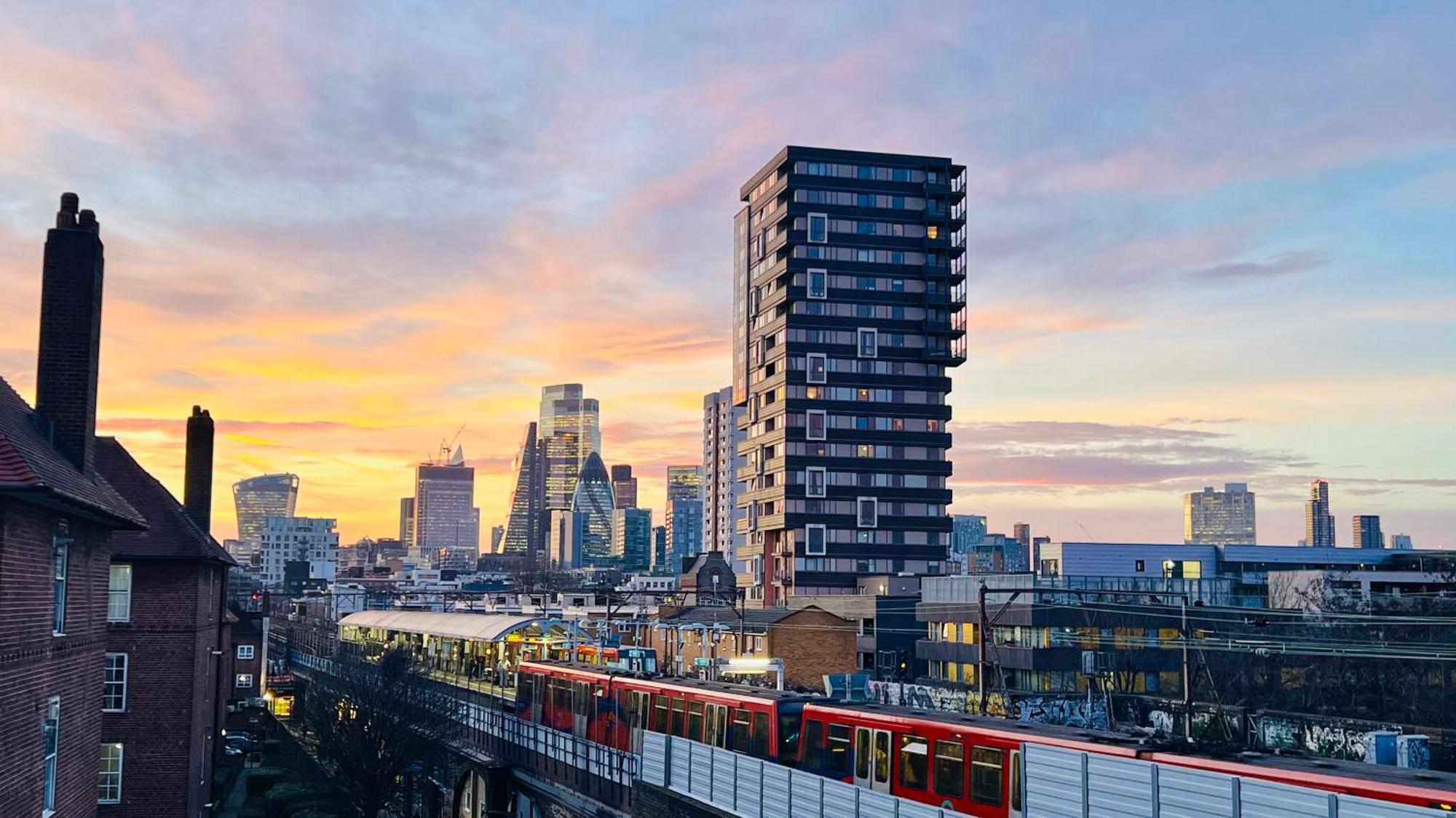 City View Sunset Luxurious Apartment In London Zone-1 Including One Family Twin Room With Its Own Stunning Private Terrace Exterior photo